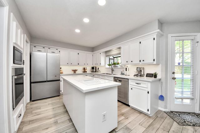 3210 Deer Creek Drive, Sugar Land, TX 77478