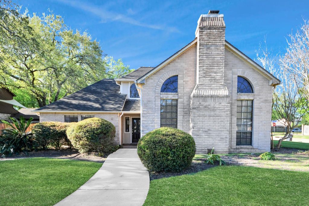 3210 Deer Creek Drive, Sugar Land, TX 77478