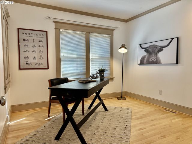 7252 N JORDAN Ave, Portland, OR 97203
