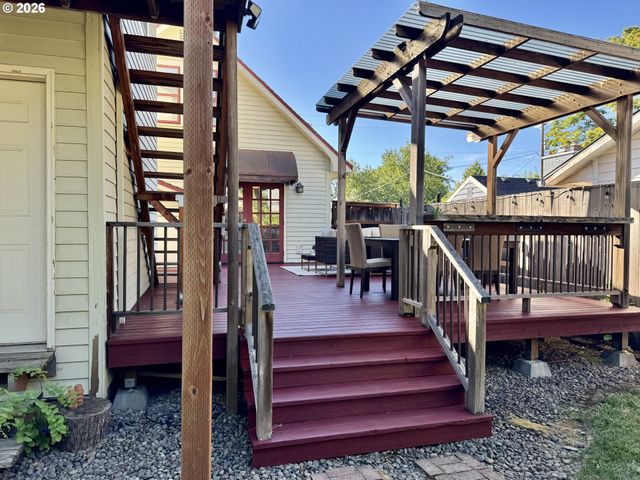 7252 N JORDAN Ave, Portland, OR 97203