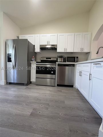 1260 SE 27th St 204, Homestead, FL 33035