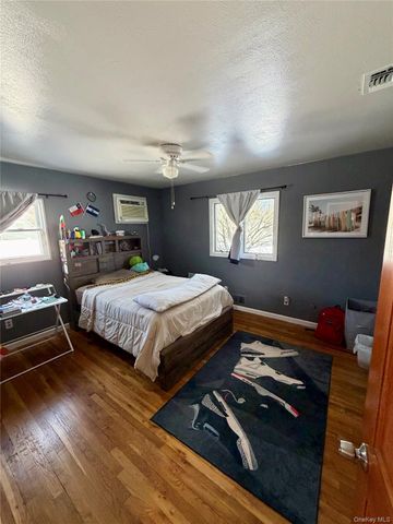 71 Hunter Lane, Centereach, NY 11720