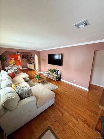 71 Hunter Lane, Centereach, NY 11720