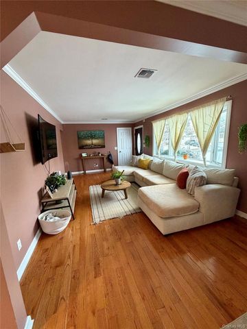 71 Hunter Lane, Centereach, NY 11720