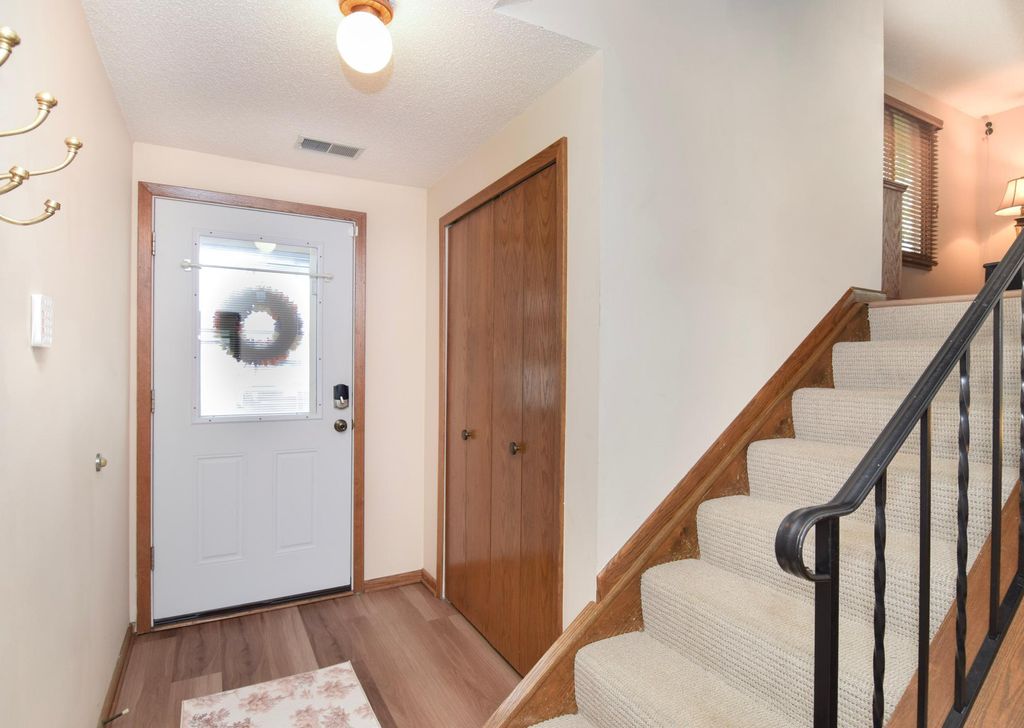 8724 N Maplebrook Circle, Brooklyn Park, MN 55445 — photo 3