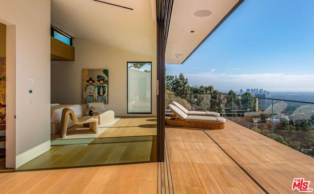 1511 Skylark Lane, Los Angeles, CA 90069