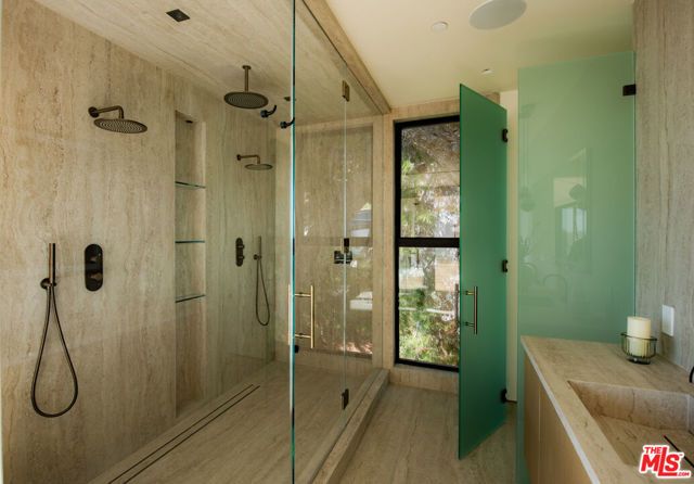 1511 Skylark Lane, Los Angeles, CA 90069