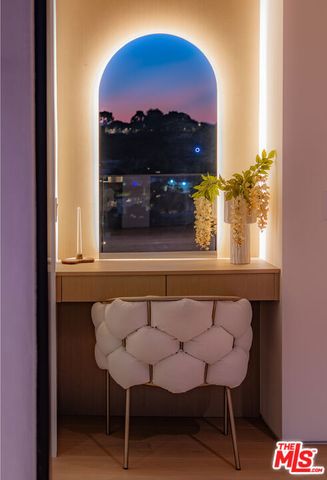 1511 Skylark Lane, Los Angeles, CA 90069
