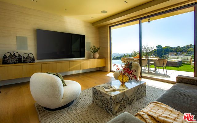 1511 Skylark Lane, Los Angeles, CA 90069