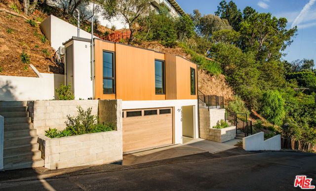 1511 Skylark Lane, Los Angeles, CA 90069