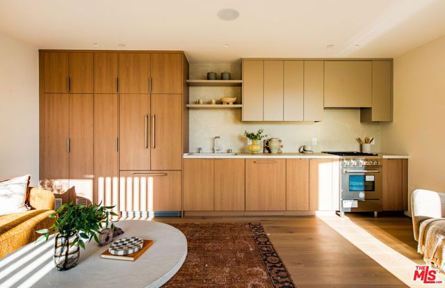 1511 Skylark Lane, Los Angeles, CA 90069