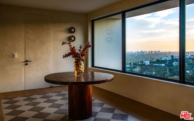 1511 Skylark Lane, Los Angeles, CA 90069