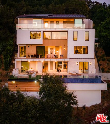 1511 Skylark Lane, Los Angeles, CA 90069