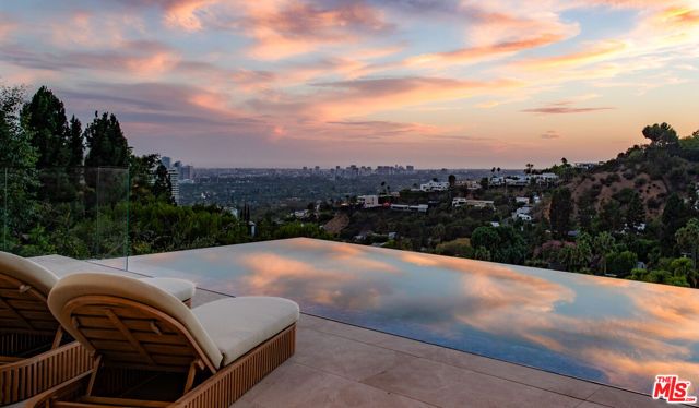 1511 Skylark Lane, Los Angeles, CA 90069