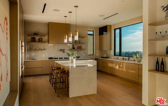 1511 Skylark Lane, Los Angeles, CA 90069