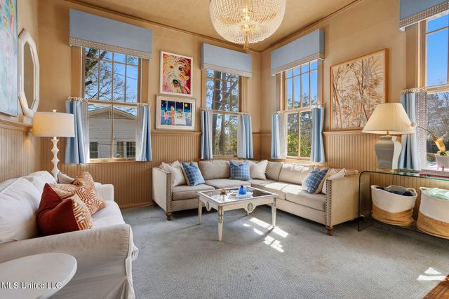 818 Pinehurst Place, Jackson, MS 39202