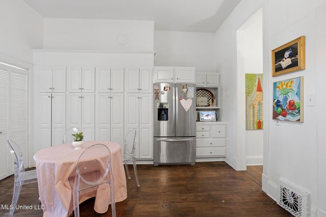 818 Pinehurst Place, Jackson, MS 39202