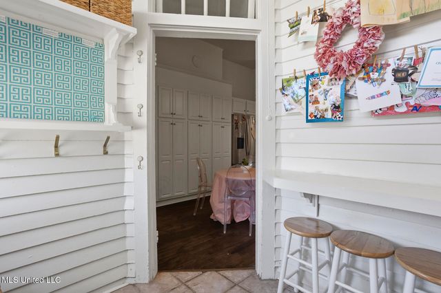 818 Pinehurst Place, Jackson, MS 39202