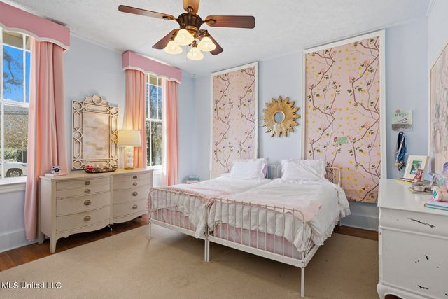 818 Pinehurst Place, Jackson, MS 39202