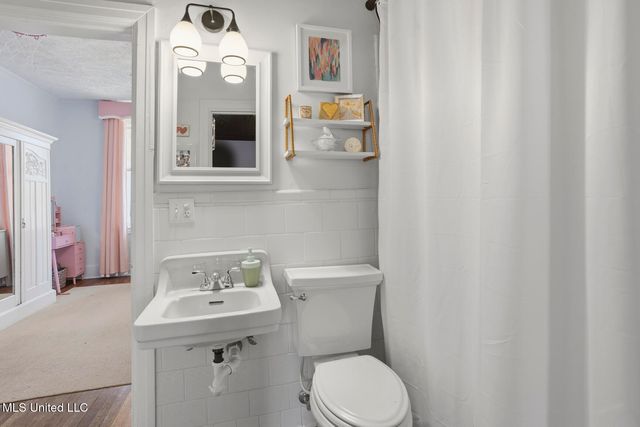 818 Pinehurst Place, Jackson, MS 39202