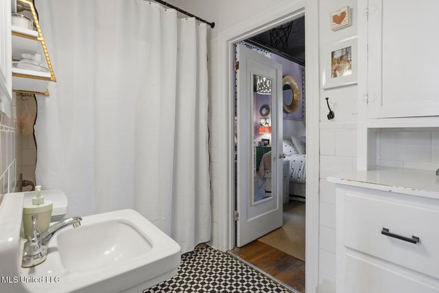 818 Pinehurst Place, Jackson, MS 39202