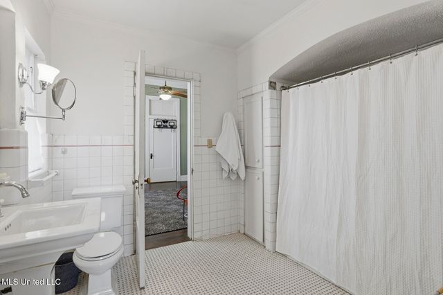 818 Pinehurst Place, Jackson, MS 39202