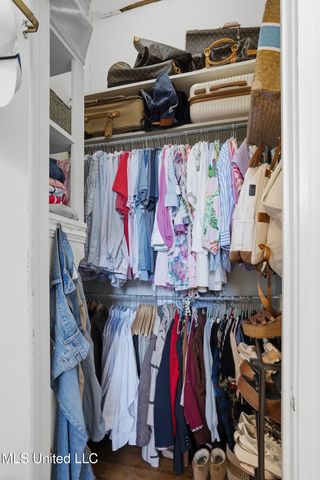 818 Pinehurst Place, Jackson, MS 39202