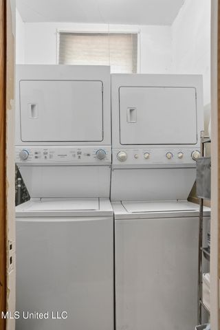 818 Pinehurst Place, Jackson, MS 39202