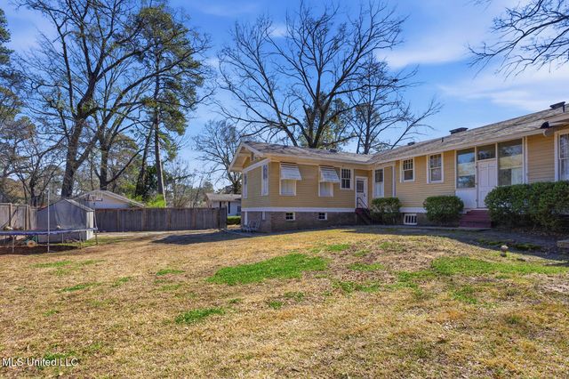 818 Pinehurst Place, Jackson, MS 39202