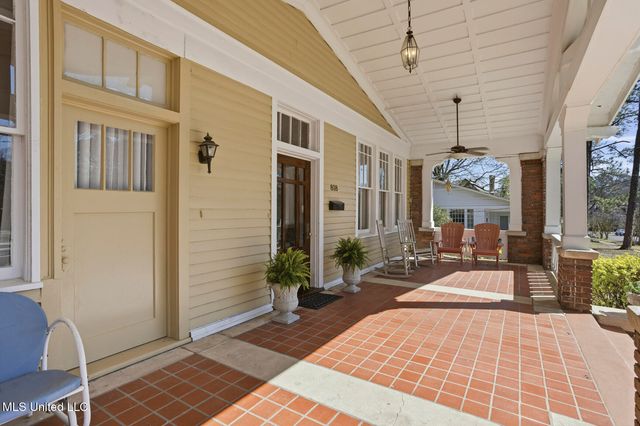 818 Pinehurst Place, Jackson, MS 39202