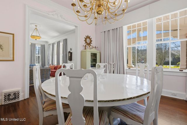 818 Pinehurst Place, Jackson, MS 39202