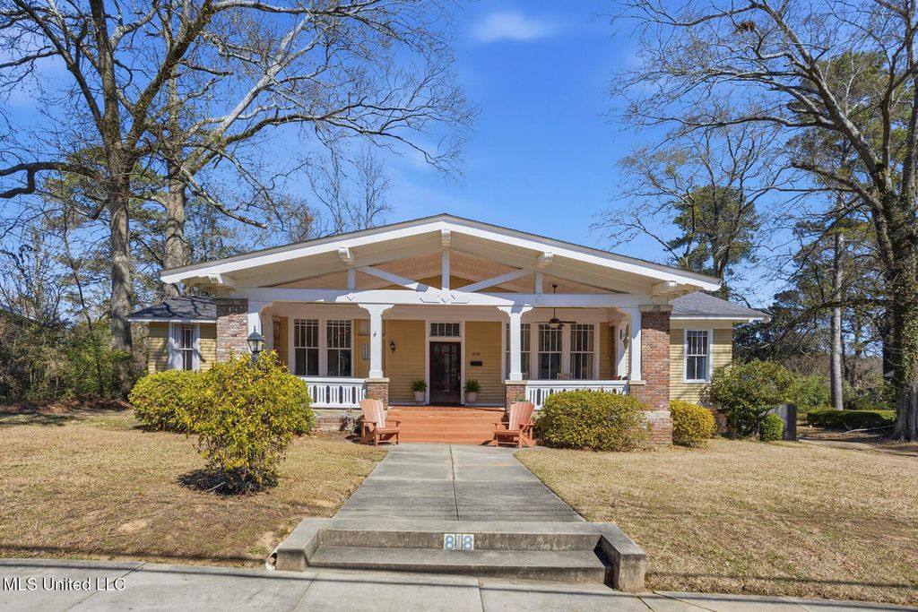 818 Pinehurst Place, Jackson, MS 39202