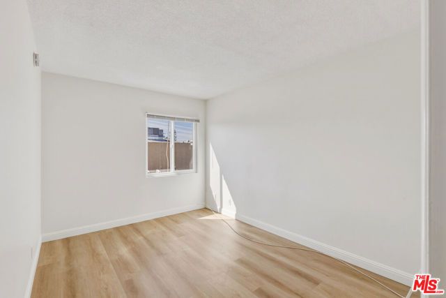 5117 Crenshaw Boulevard 7, Los Angeles, CA 90043