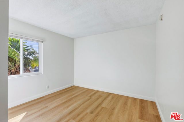 5117 Crenshaw Boulevard 7, Los Angeles, CA 90043