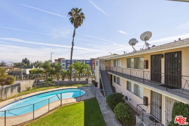 5117 Crenshaw Boulevard 7, Los Angeles, CA 90043