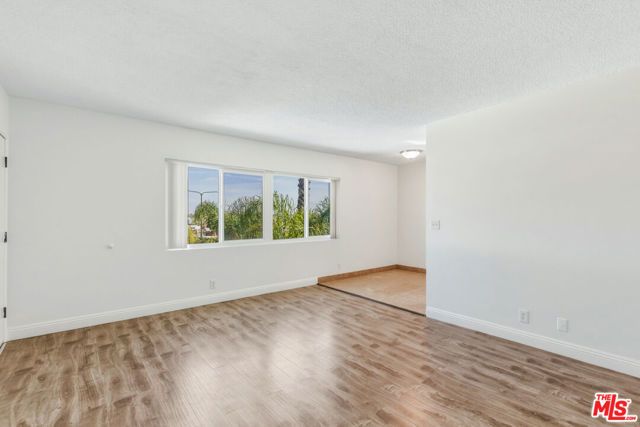 5117 Crenshaw Boulevard 7, Los Angeles, CA 90043