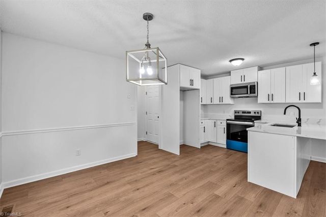 6 Woodfon Drive, Thomasville, NC 27360