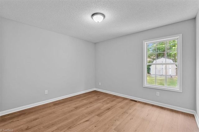 6 Woodfon Drive, Thomasville, NC 27360