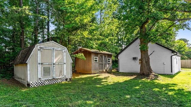 6 Woodfon Drive, Thomasville, NC 27360