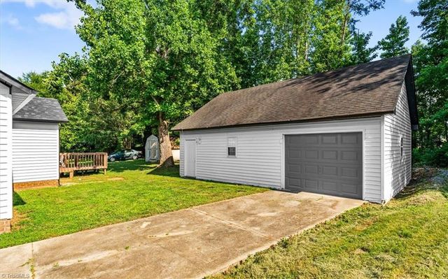 6 Woodfon Drive, Thomasville, NC 27360