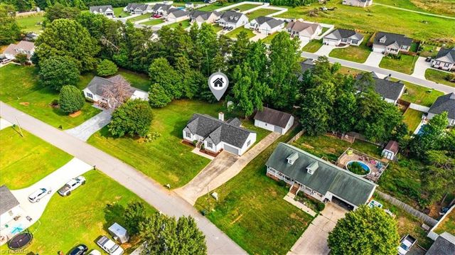 6 Woodfon Drive, Thomasville, NC 27360