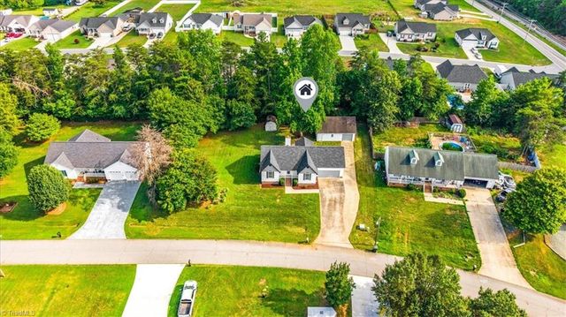 6 Woodfon Drive, Thomasville, NC 27360