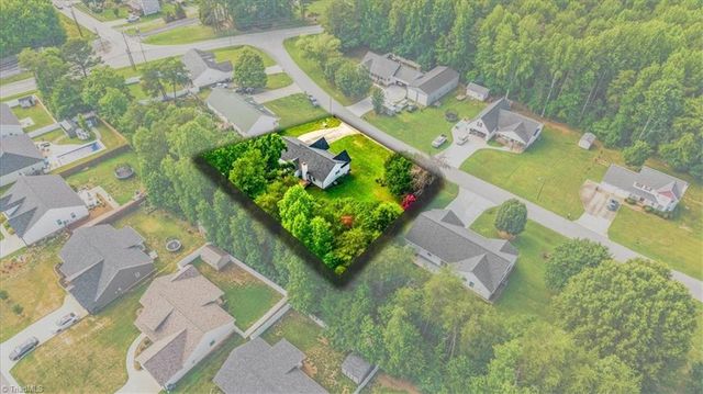 6 Woodfon Drive, Thomasville, NC 27360