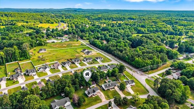 6 Woodfon Drive, Thomasville, NC 27360