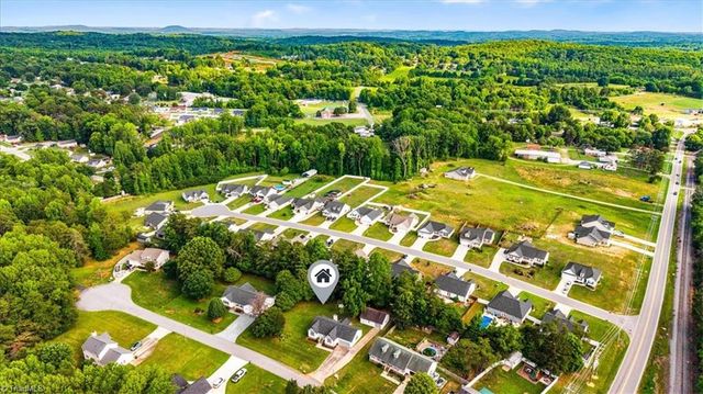 6 Woodfon Drive, Thomasville, NC 27360
