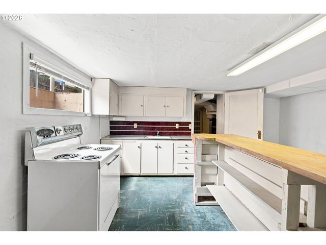 470 MILLER St, Salem, OR 97302