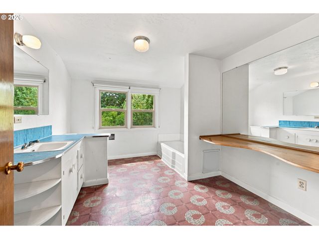 470 MILLER St, Salem, OR 97302
