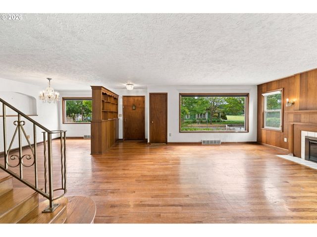 470 MILLER St, Salem, OR 97302