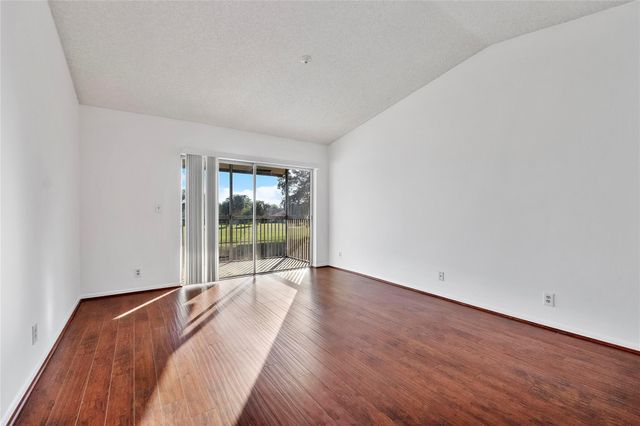 3051 Holiday Springs Blvd 204, Margate, FL 33063