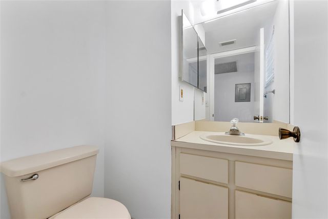 3051 Holiday Springs Blvd 204, Margate, FL 33063